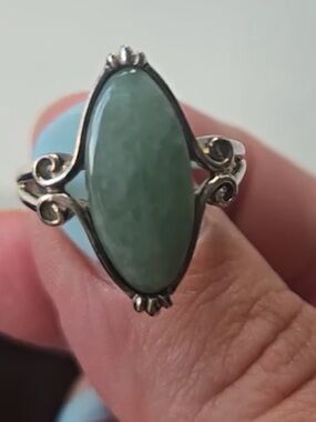 Vintage Green Jade Ring  Sterling Silver Women's Ring 7